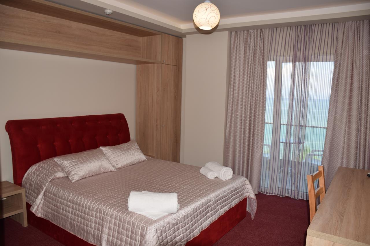 Hotel Pogradeci 2 Tushemisht Bagian luar foto