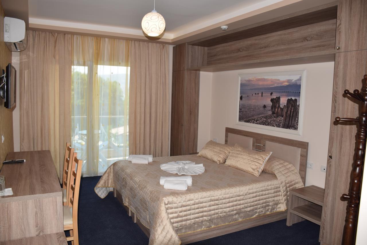 Hotel Pogradeci 2 Tushemisht Bagian luar foto