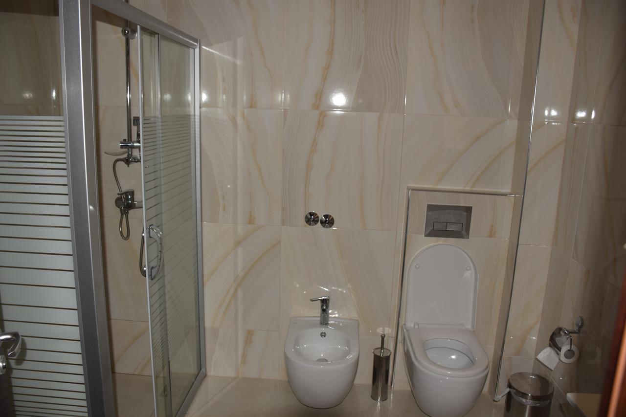 Hotel Pogradeci 2 Tushemisht Bagian luar foto