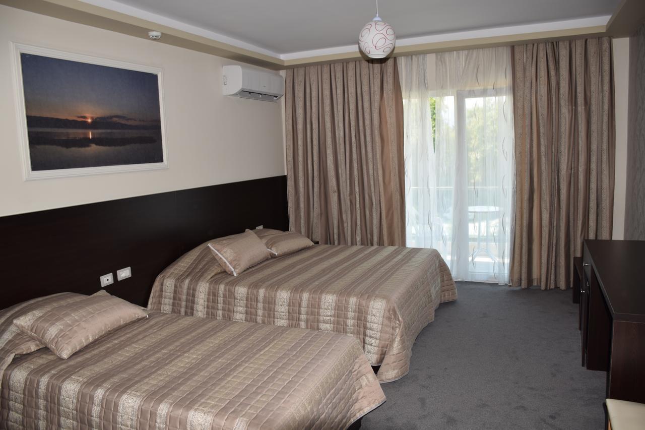 Hotel Pogradeci 2 Tushemisht Bagian luar foto